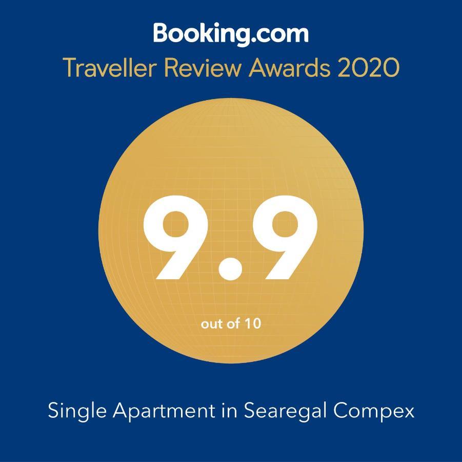 Single Apartment In Searegal Compex Pantai Sunny Bagian luar foto