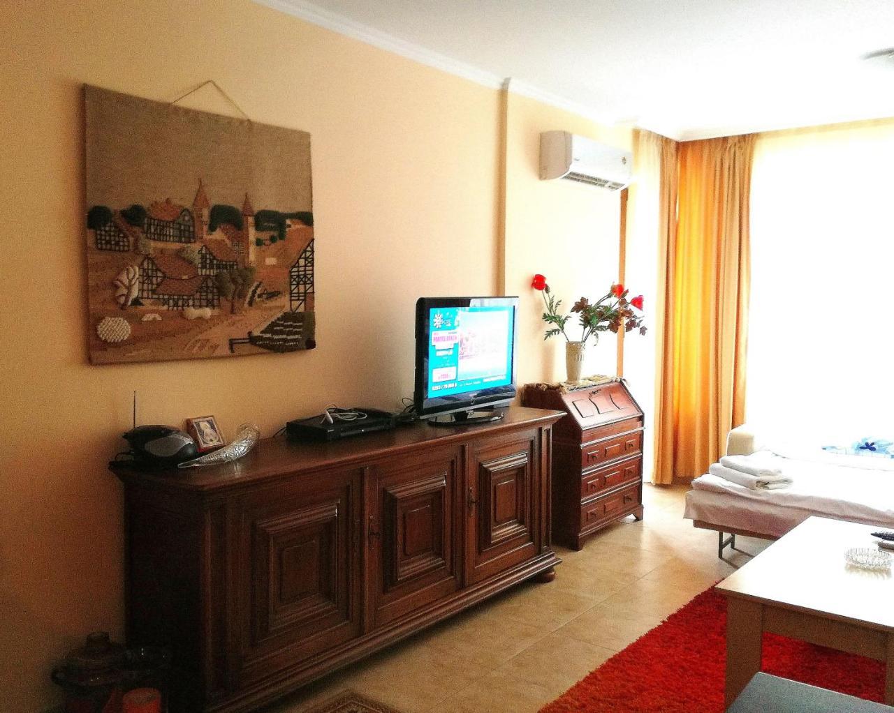 Single Apartment In Searegal Compex Pantai Sunny Bagian luar foto